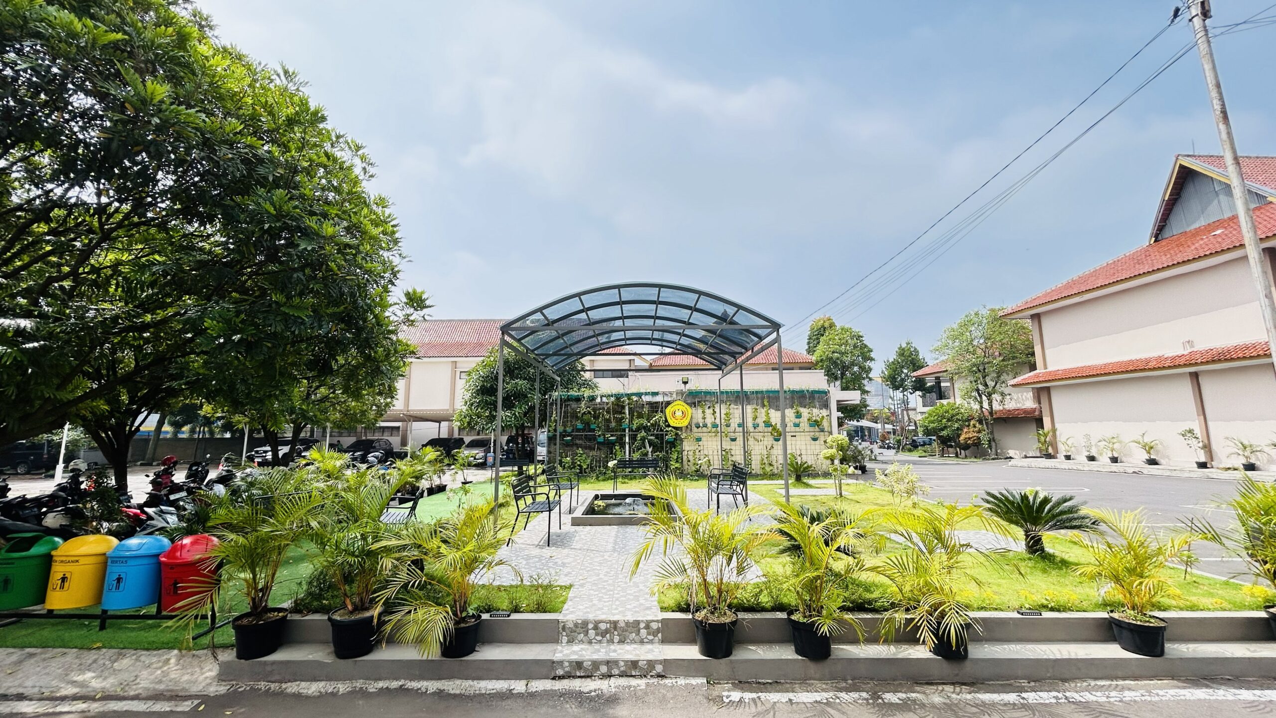 Area kampus dan ruang kolaborasi mahasiswa